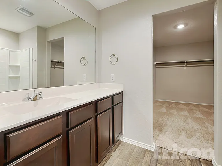 1016 Adler Way — Photo 9
