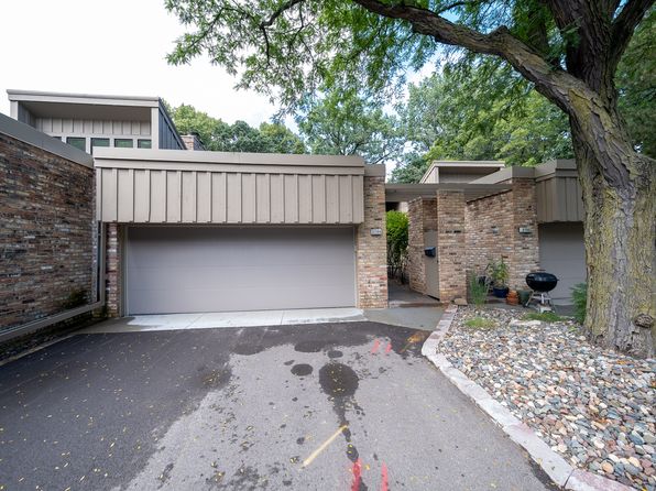 5704 Duncan Ln