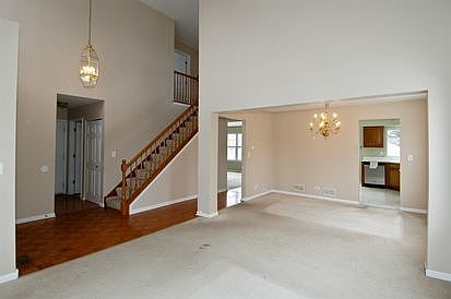 3rd image of 946 Cortney Dr