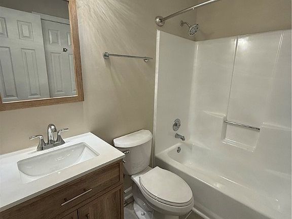 3rd image of 10611 Cobblestone Dr
