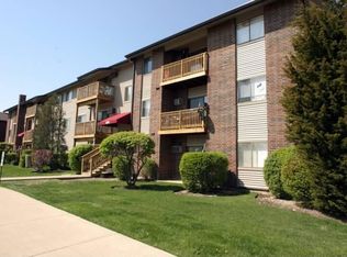 860 Cherry Valley Rd APT 107, Vernon Hills, IL 60061