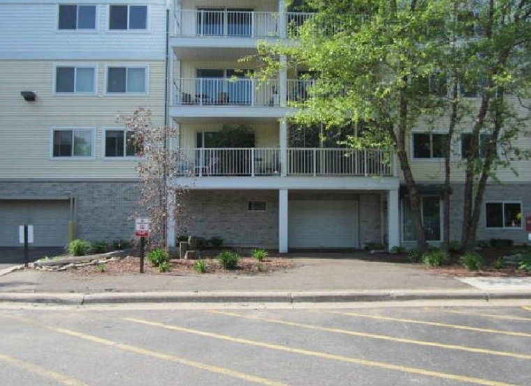 2nd image of 122 Demont Ave E APT 276