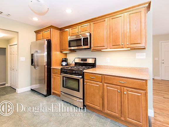 4th image of 31 Eldridge St