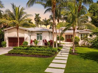 185 North Lake DR, NAPLES, FL 34102