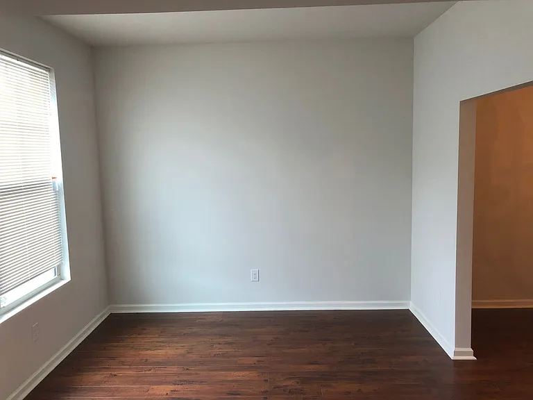517 Tulip Ln — Photo 3