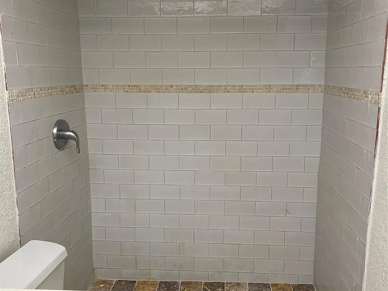 770 SE 2nd Ave #E106 — Photo 14