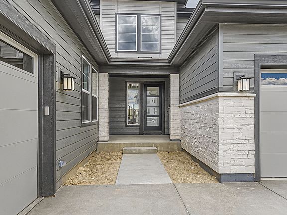 Homesite 137 Front Entry