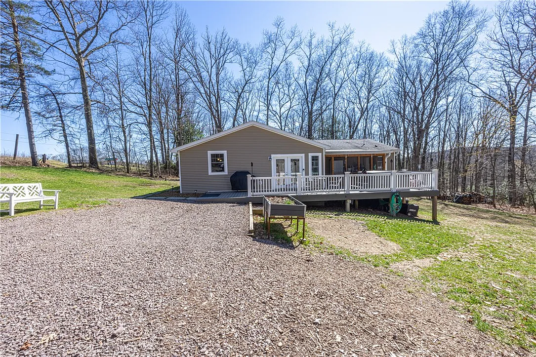 341 Taylor Rd photo 1