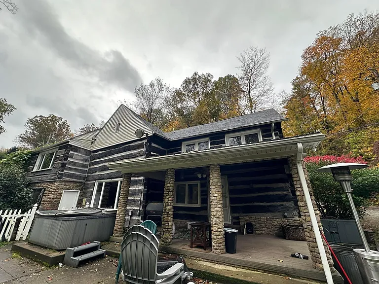 385 Riverside Dr — Photo 34