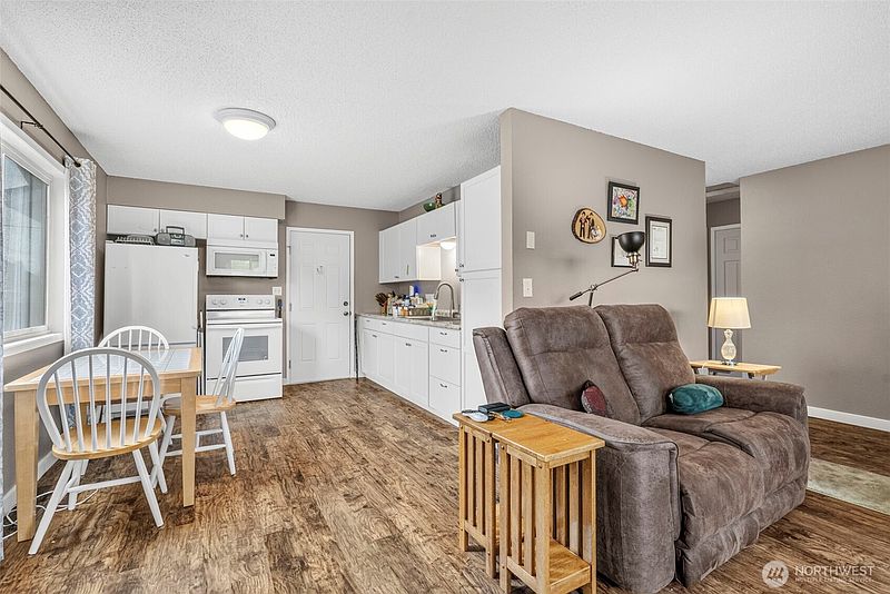 5th image of 282 25th Avenue