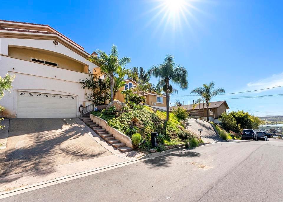 1st image of 1621 Portola Ave