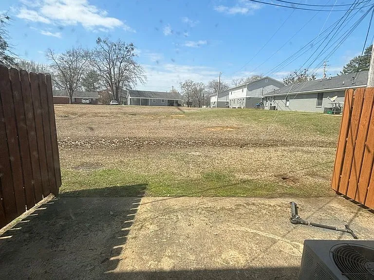 Feemster Lake Apartments — Photo 6