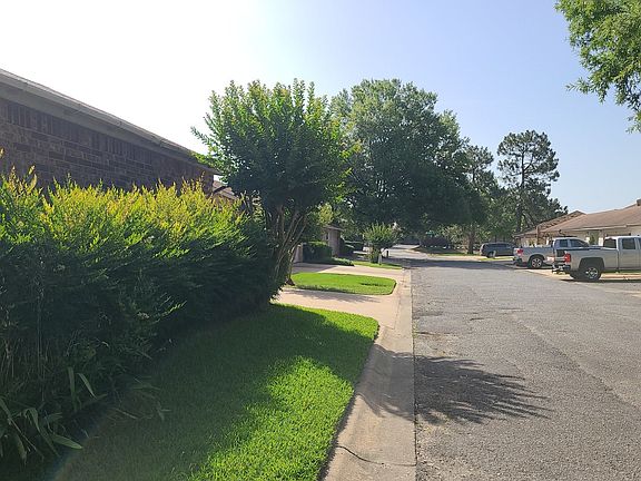 4th image of 14 Hampshire Cir