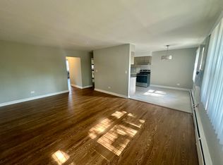 2349 W Jarvis Ave APT 2A, Chicago, IL 60645