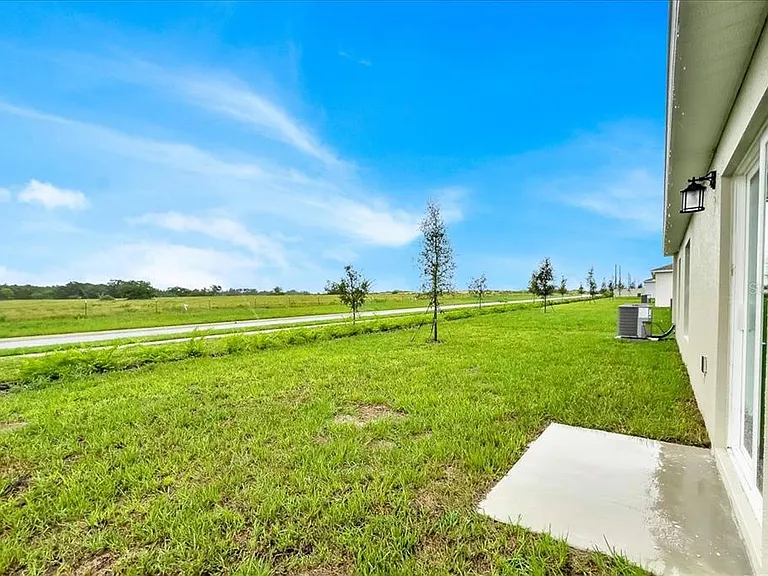 2398 McKinley Dr — Photo 22