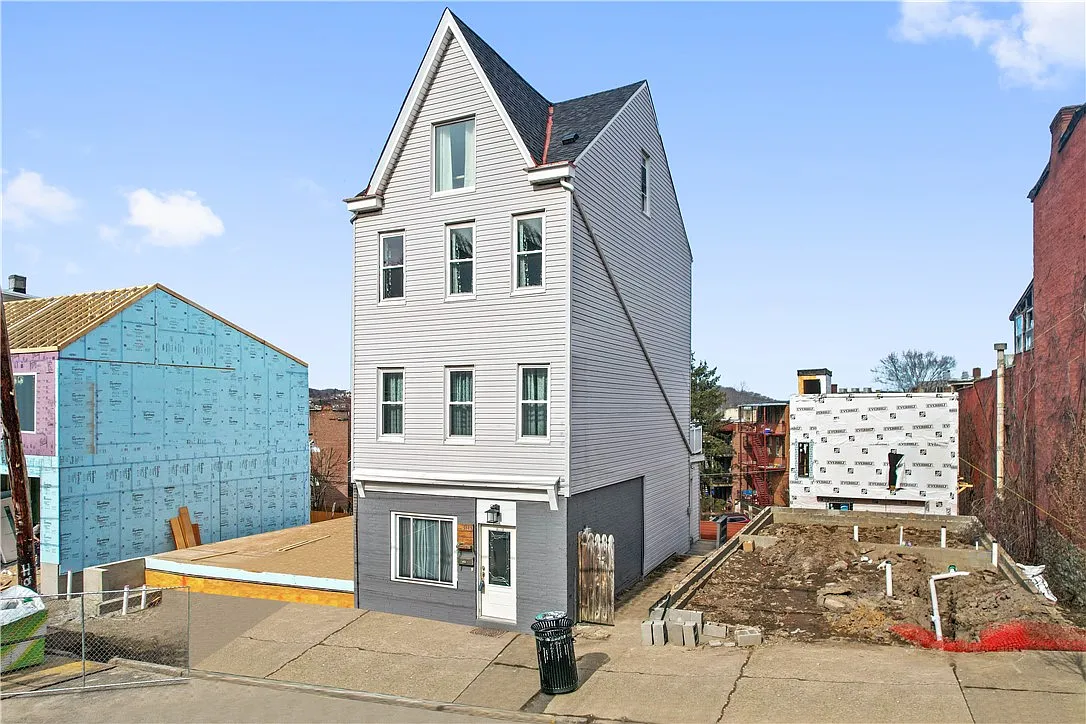3113 Brereton St photo 1