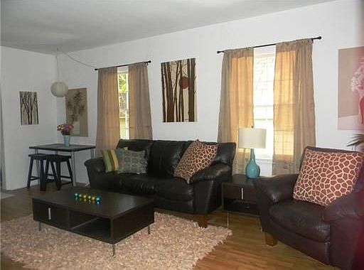 2nd image of 716 Ann St