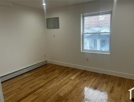 3rd image of 156 Beach 26th St #1