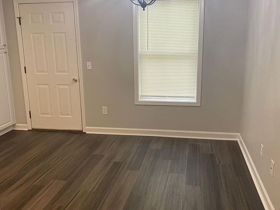3rd image of 40216 Hendrix Ln APT A