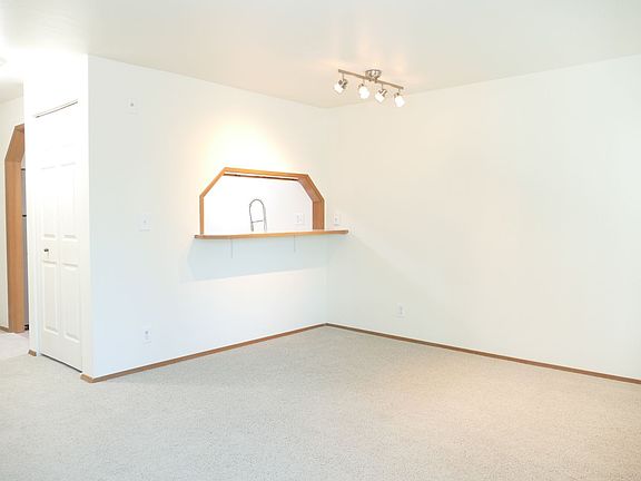5th image of 12314 32nd Ave NE APT 101