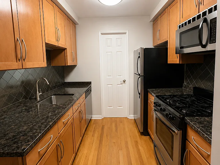 725 Washington St #2 — Photo 3