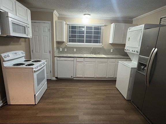 3rd image of 730 Cousin St