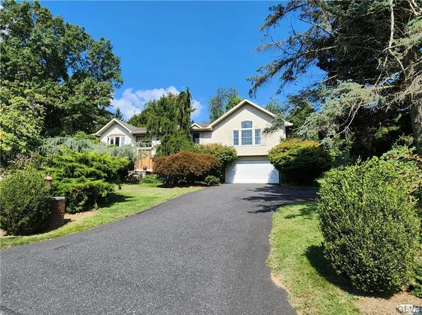5211 Sickle Rd, Emmaus, PA 18049