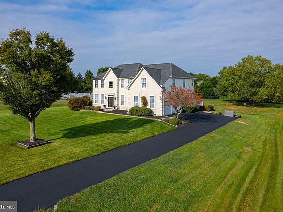 2nd image of 7 Eagle Dr