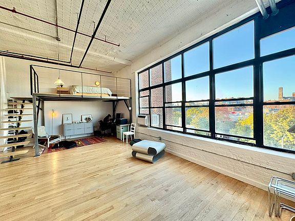 4th image of 255 McKibbin St #509