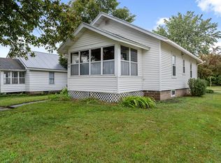 106 E 4th St, Cochrane, WI 54622