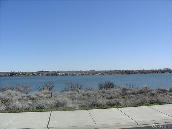2nd image of 4081 Edwards Dr