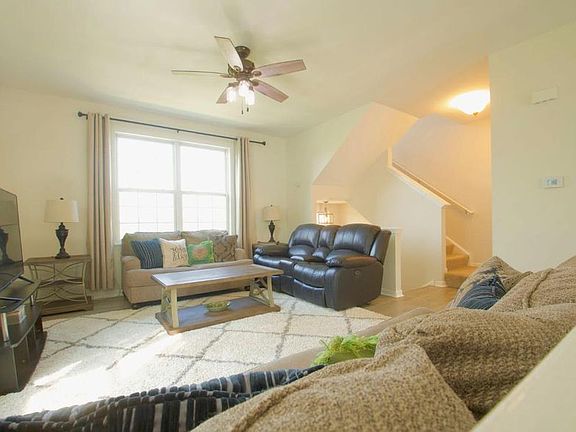 5th image of 3128 Valley Falls St