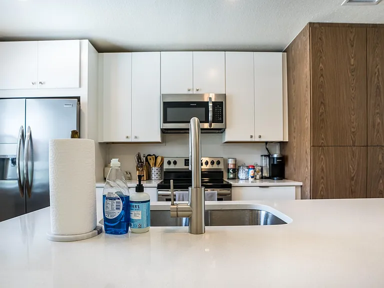 2160 Riverside Ave #6 — Photo 16