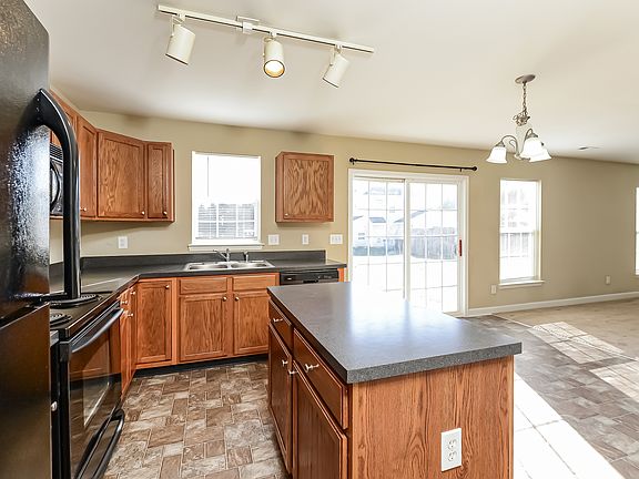 5th image of 3579 Thornaby Cir