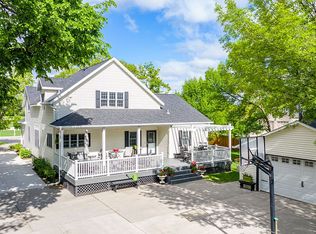 1211 Rhinehart Dr SE, East Grand Forks, MN 56721