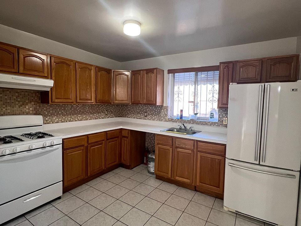 1st image of 2718 Laconia Ave Floor 2