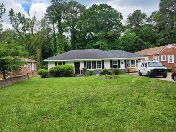 3202 Benjamin E Mays Dr SW