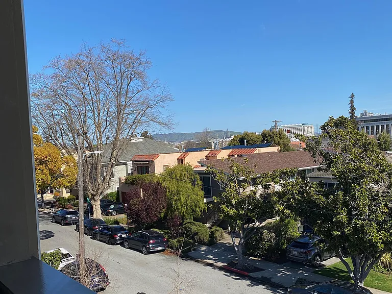 1117 Laguna Ave #5 — Photo 28