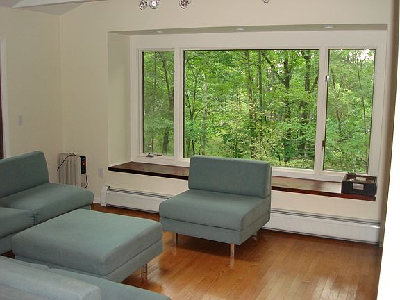 2nd image of 9 Bayberry Dr