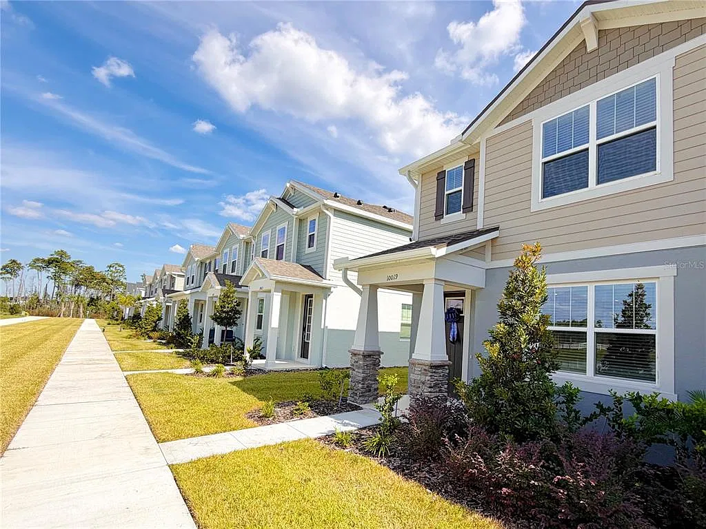 4 bed, 2.5 bath, 1678 sqft, $2,700 — Photo 3