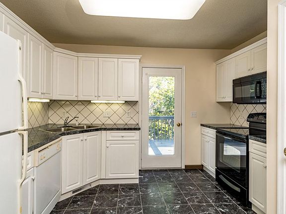 2nd image of 2120 Scarlet Oak Ct