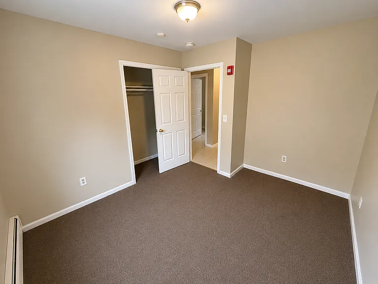 40 Colchester Ave — Photo 7