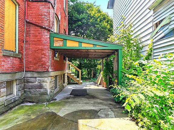 2nd image of 1500 3rd Ave