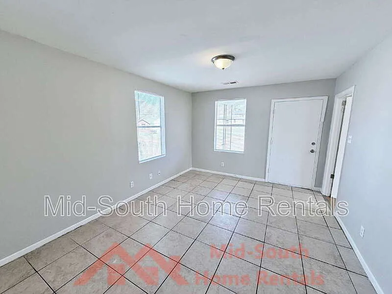 3 bed, 2.0 bath, 1008 sqft, $995 — Photo 4