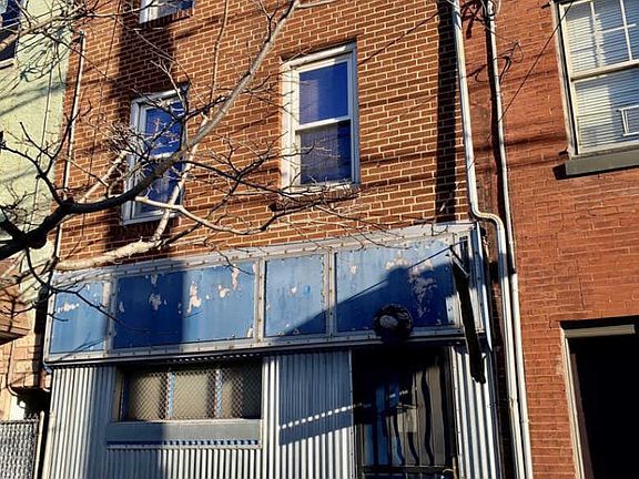 4th image of 1603 Frankford Ave