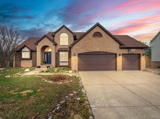 185 Columbia Dr, South Lyon, MI 48178