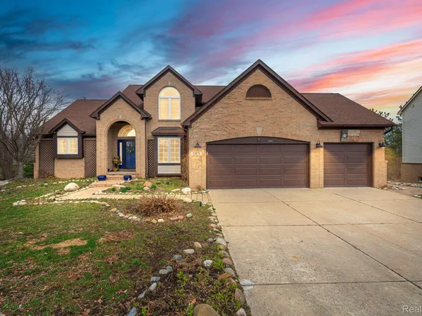 185 Columbia Dr, South Lyon, MI 48178