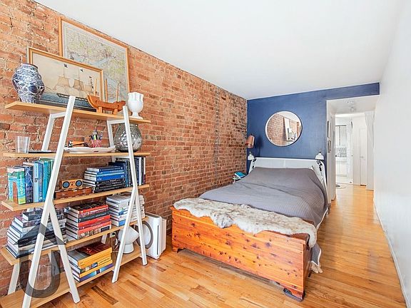 3rd image of 309 E 104th St #4F