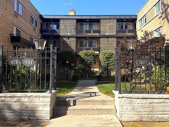 2nd image of 1925 Harrison St APT 1J