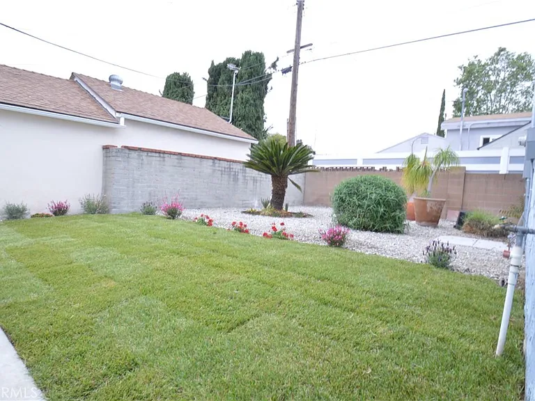 1443 N Evergreen St — Photo 12